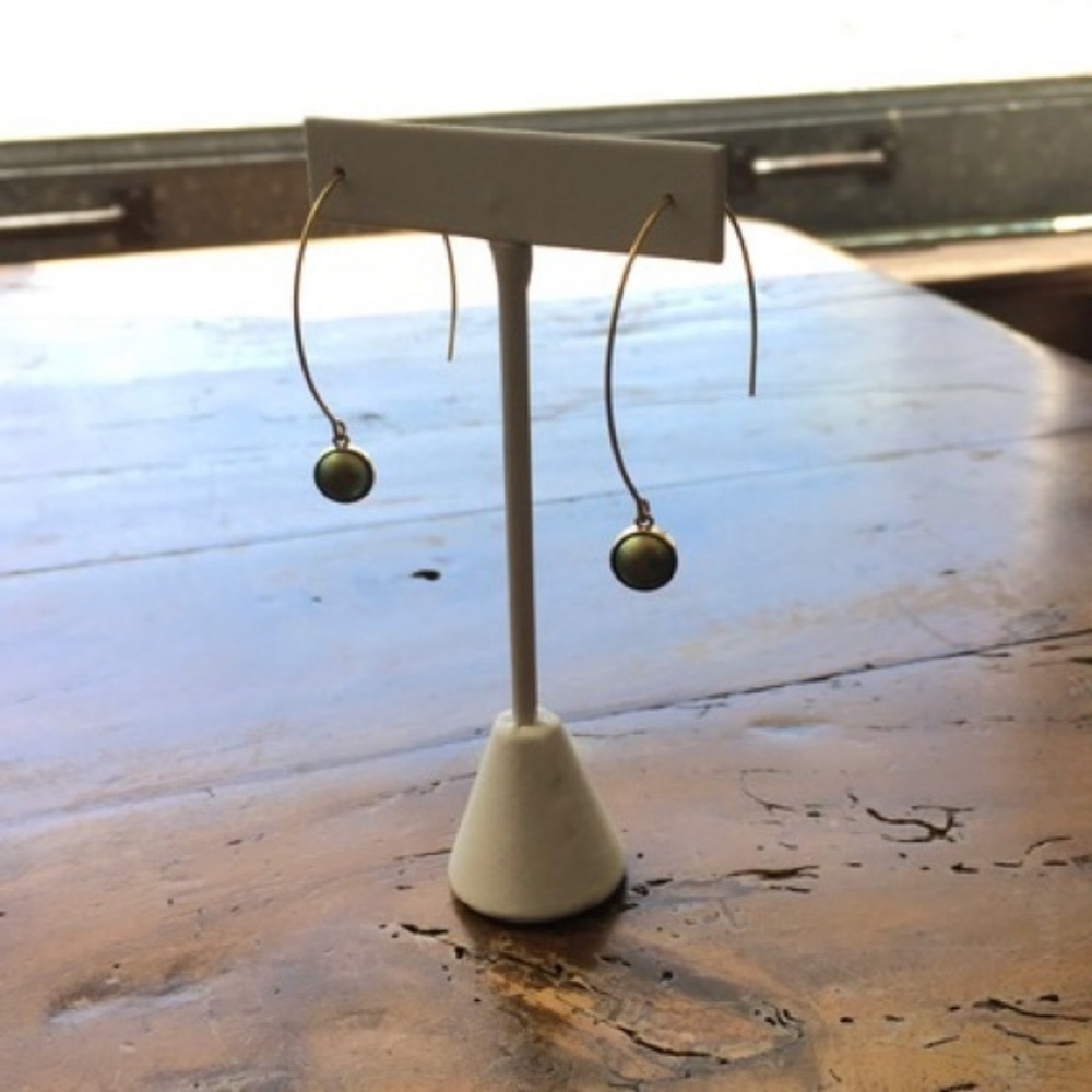 🎉SALE! 2 Left🎉 Hand Fabricated w/Swarovski Pearl - Picture 3 of 4